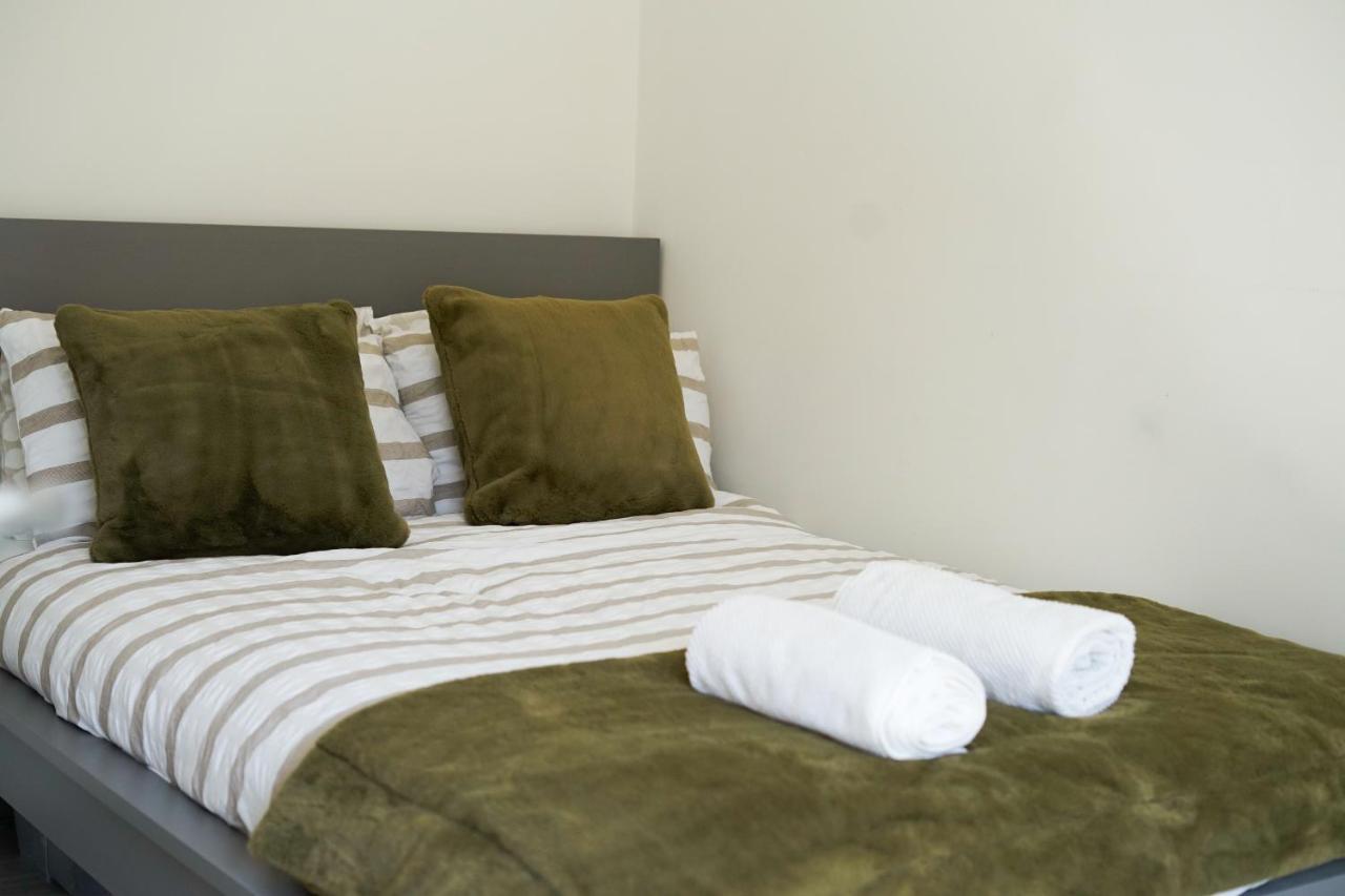 Centre 2br - Perfect For Contractors, Families & Groups - Free Parking & Walk To